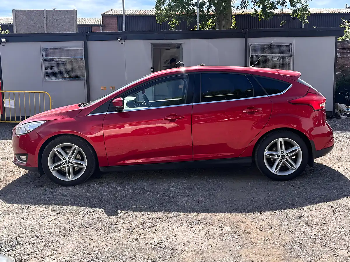 Used 2016 Ford Focus Titanium Red - Interior and Exterior details 4