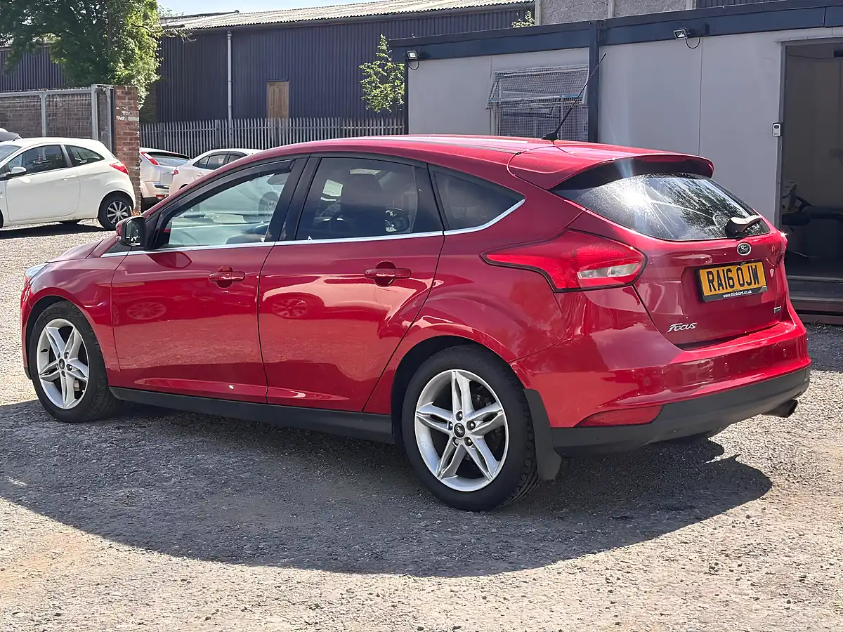 Used 2016 Ford Focus Titanium Red - Interior and Exterior details 5