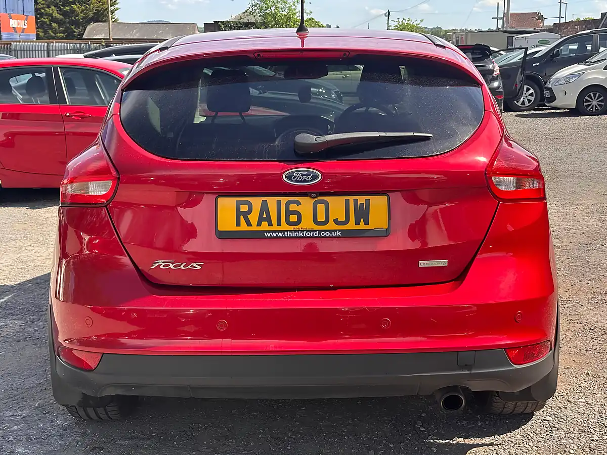 Used 2016 Ford Focus Titanium Red - Interior and Exterior details 6