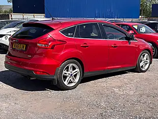 Used 2016 Ford Focus Titanium Red - Interior and Exterior details 7