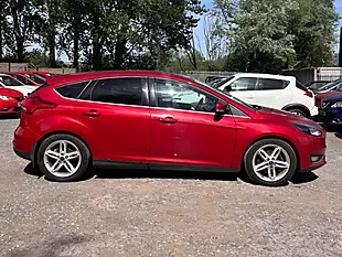 Used 2016 Ford Focus Titanium Red - Interior and Exterior details 8