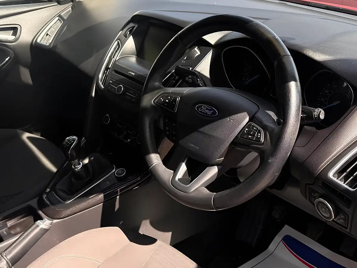 Used 2016 Ford Focus Titanium Red - Interior and Exterior details 9