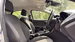 Used 2016 Ford Focus Titanium Silver - Interior and Exterior details 17