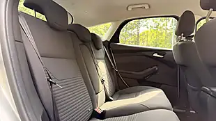 Used 2016 Ford Focus Titanium Silver - Interior and Exterior details 18
