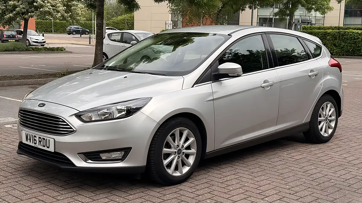 Used 2016 Ford Focus Titanium Silver - Interior and Exterior details 3
