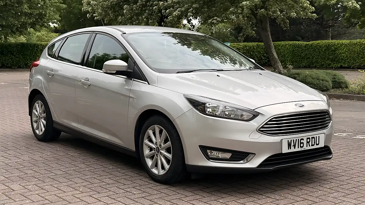 Used 2016 Ford Focus Titanium Silver - Interior and Exterior details 4