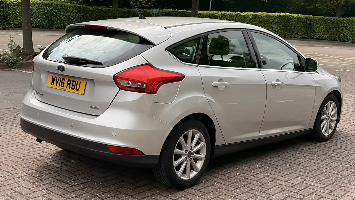 Used 2016 Ford Focus Titanium Silver - Interior and Exterior details 9