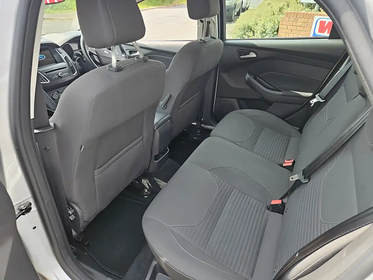 Used 2016 Ford Focus Titanium Silver - Interior and Exterior details 11