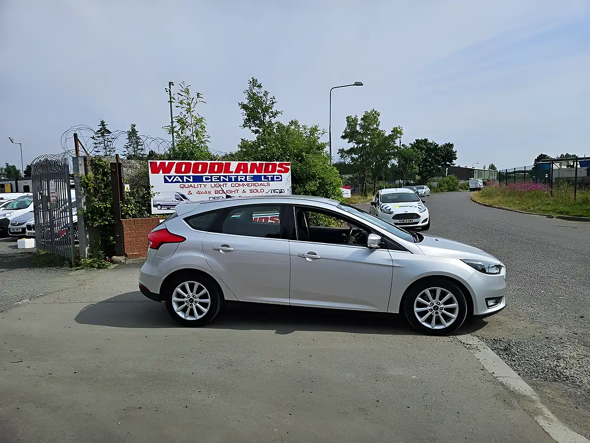Used 2016 Ford Focus Titanium Silver - Interior and Exterior details 2