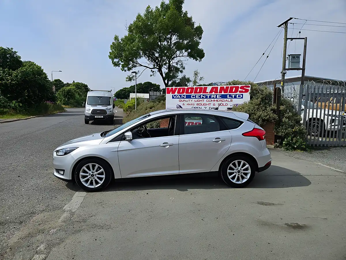 Used 2016 Ford Focus Titanium Silver - Interior and Exterior details 5