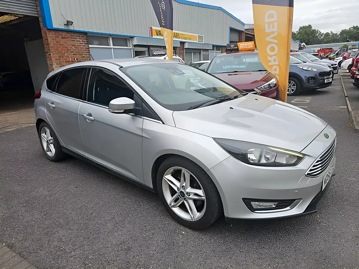 Used 2016 Ford Focus Titanium Silver - Front View