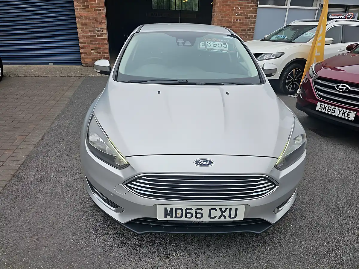 Used 2016 Ford Focus Titanium Silver - Interior and Exterior details 2