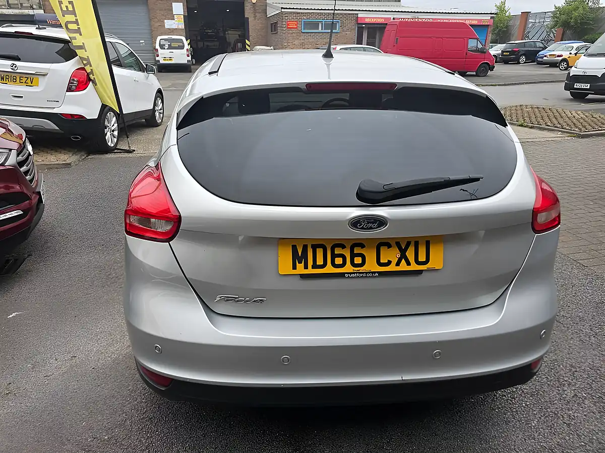Used 2016 Ford Focus Titanium Silver - Interior and Exterior details 4