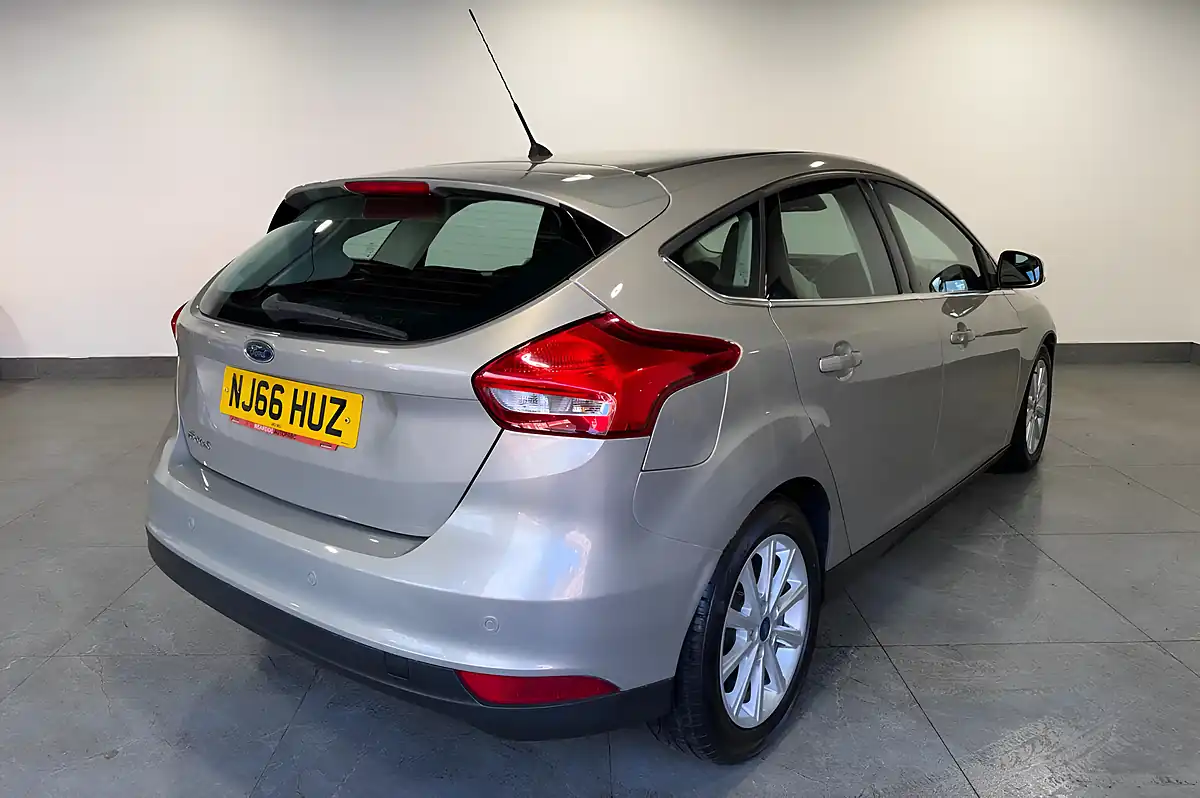 Used 2016 Ford Focus Titanium Silver - Interior and Exterior details 3