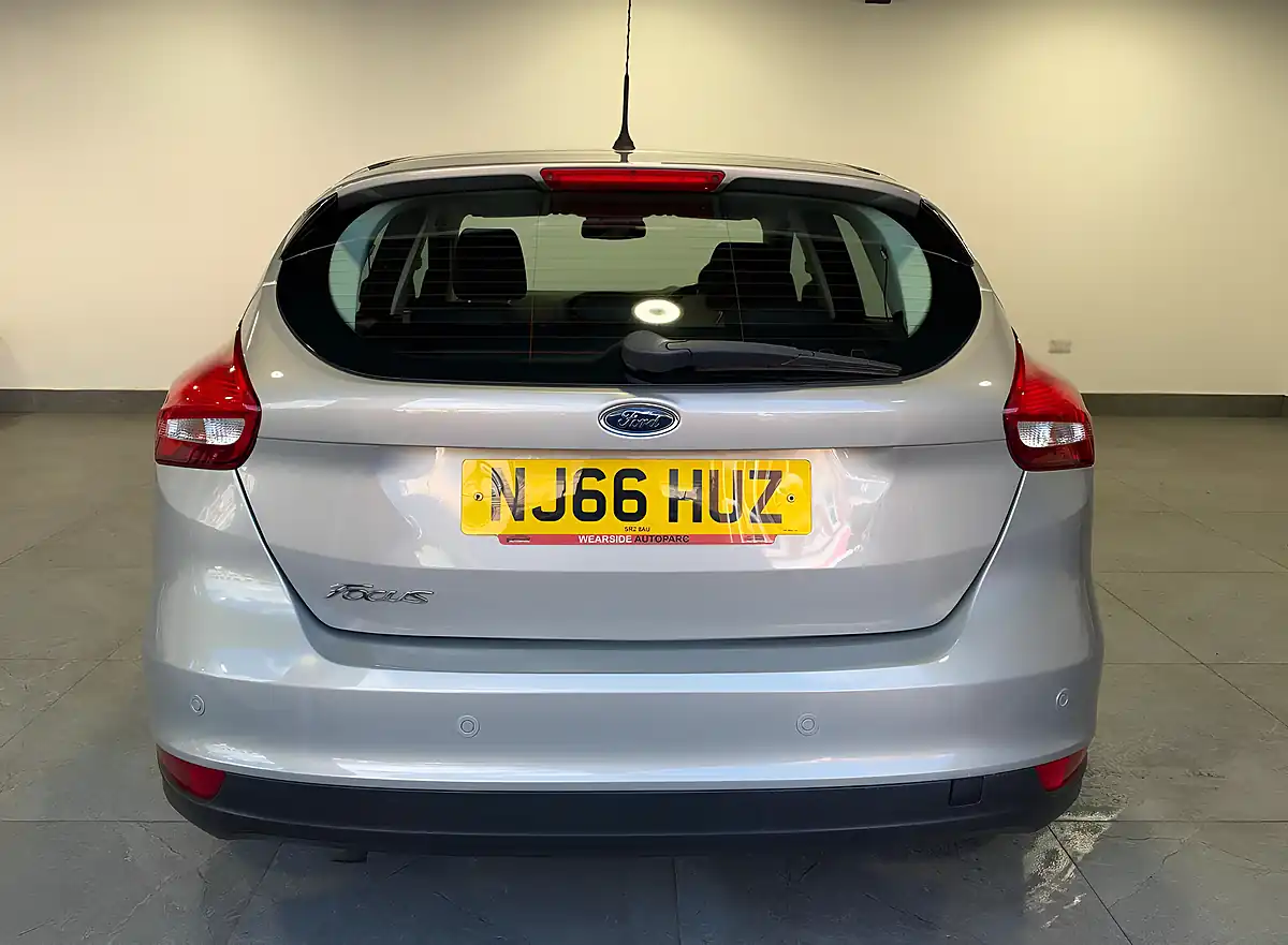 Used 2016 Ford Focus Titanium Silver - Interior and Exterior details 4