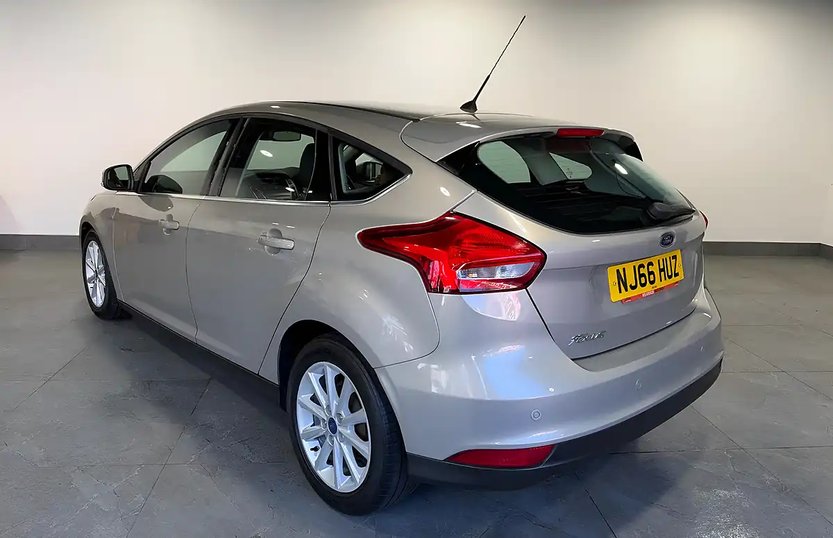 Used 2016 Ford Focus Titanium Silver - Interior and Exterior details 5
