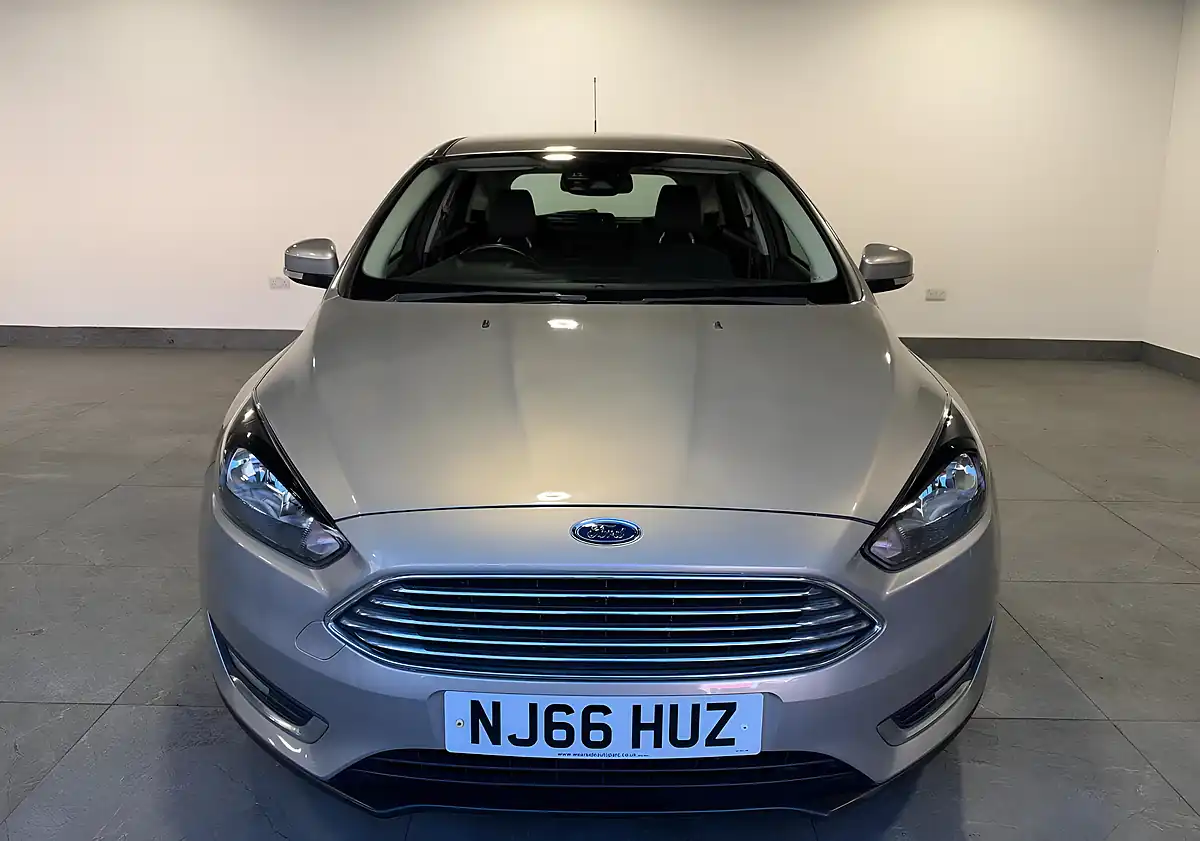 Used 2016 Ford Focus Titanium Silver - Interior and Exterior details 8