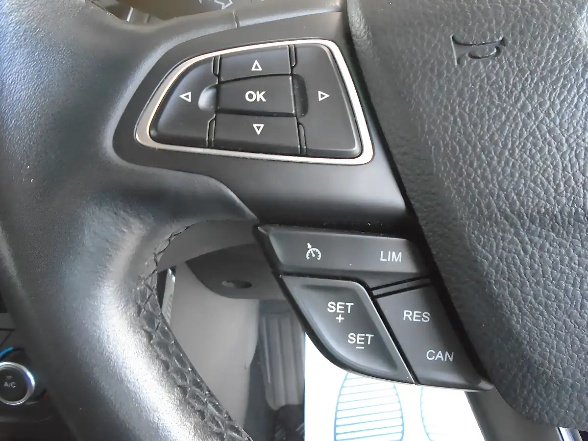 Used 2016 Ford Focus Titanium Silver - Interior and Exterior details 13