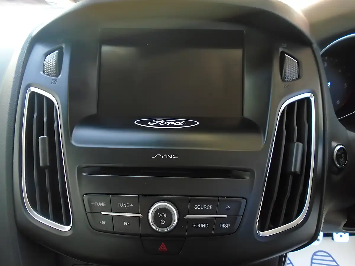 Used 2016 Ford Focus Titanium Silver - Interior and Exterior details 14