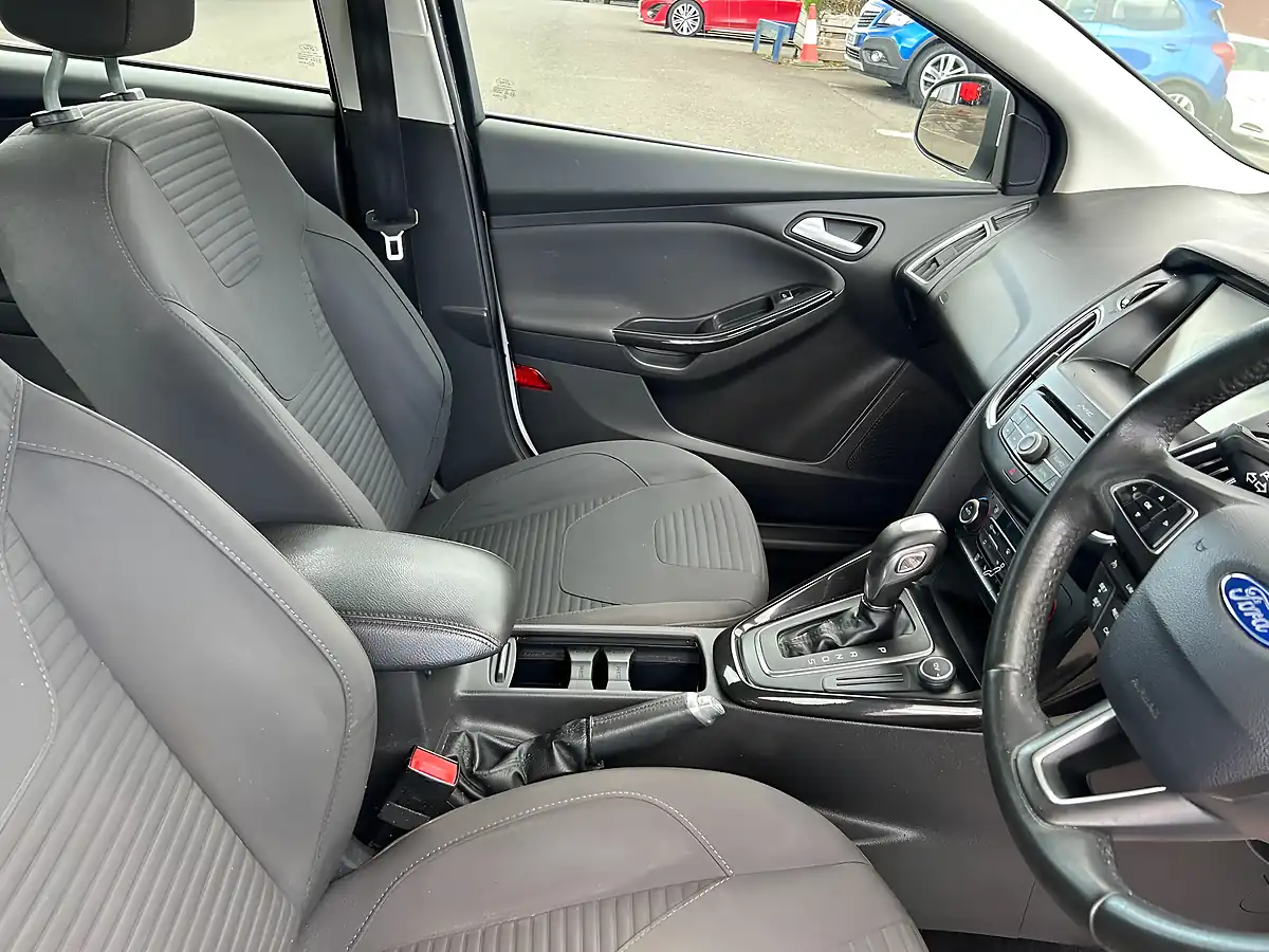 Used 2016 Ford Focus Titanium White - Interior and Exterior details 11