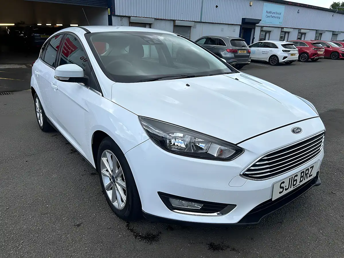 Used 2016 Ford Focus Titanium White - Interior and Exterior details 3