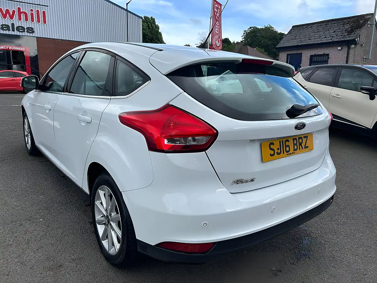 Used 2016 Ford Focus Titanium White - Interior and Exterior details 5
