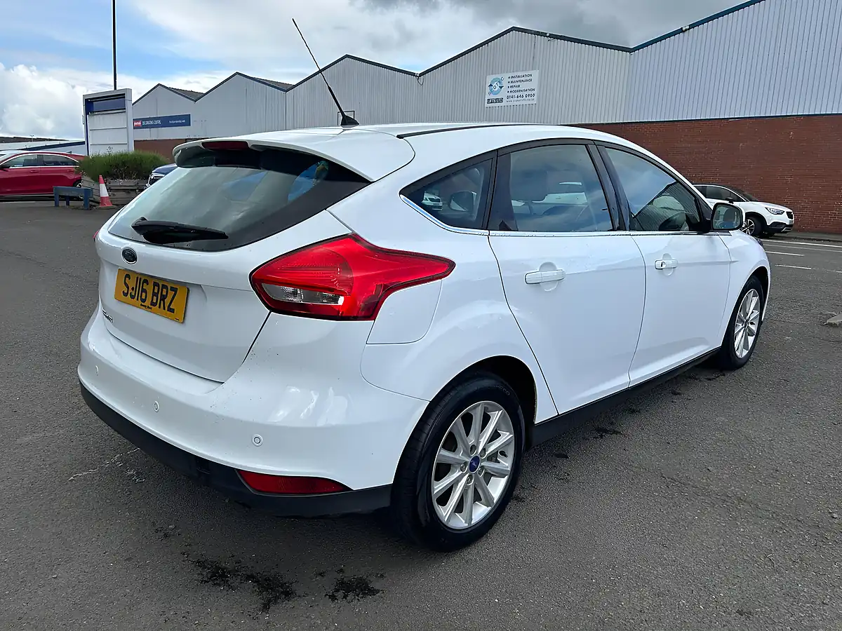 Used 2016 Ford Focus Titanium White - Interior and Exterior details 6