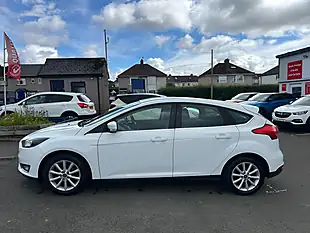 Used 2016 Ford Focus Titanium White - Interior and Exterior details 7