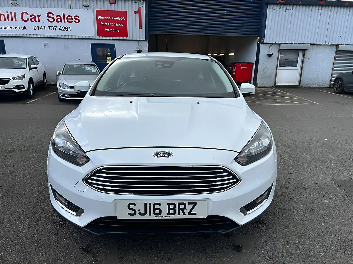 Used 2016 Ford Focus Titanium White - Interior and Exterior details 8