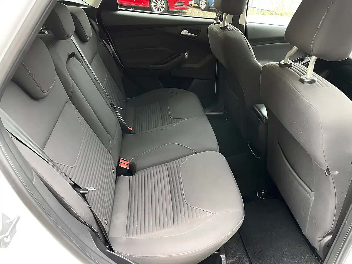 Used 2016 Ford Focus Titanium White - Interior and Exterior details 11