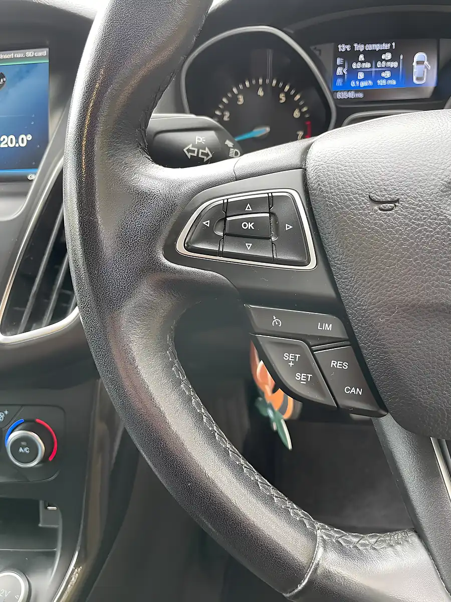 Used 2016 Ford Focus Titanium White - Interior and Exterior details 14