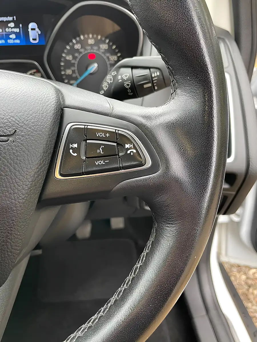 Used 2016 Ford Focus Titanium White - Interior and Exterior details 15