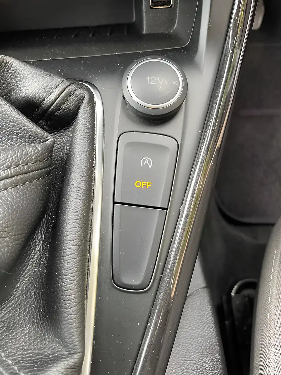 Used 2016 Ford Focus Titanium White - Interior and Exterior details 16