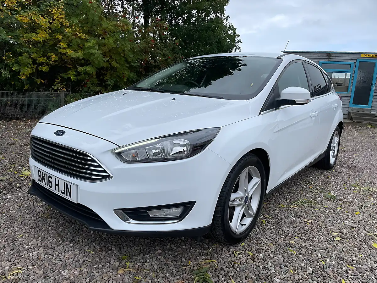 Used 2016 Ford Focus Titanium White - Interior and Exterior details 2