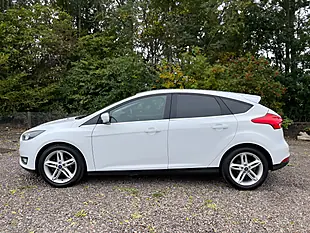 Used 2016 Ford Focus Titanium White - Interior and Exterior details 6