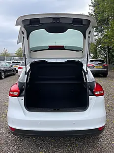 Used 2016 Ford Focus Titanium White - Interior and Exterior details 9