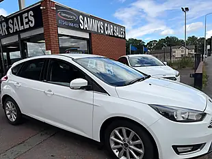 Used 2016 Ford Focus Titanium White - Interior and Exterior details 10