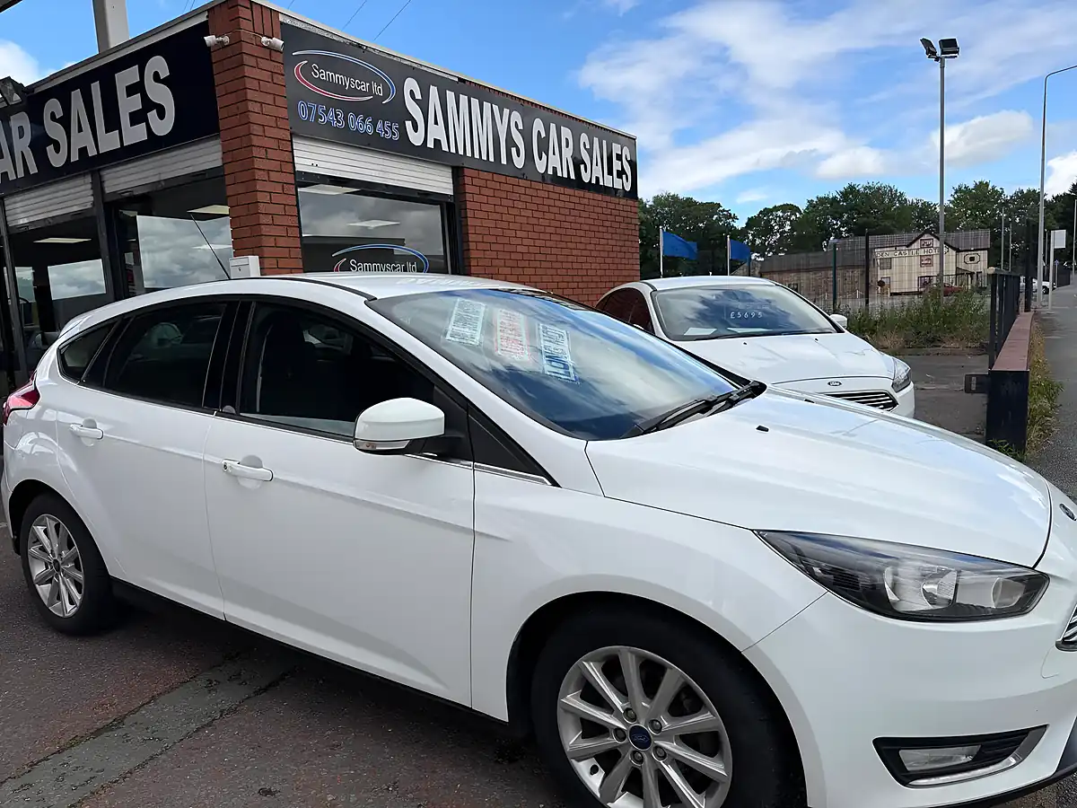 Used 2016 Ford Focus Titanium White - Interior and Exterior details 10