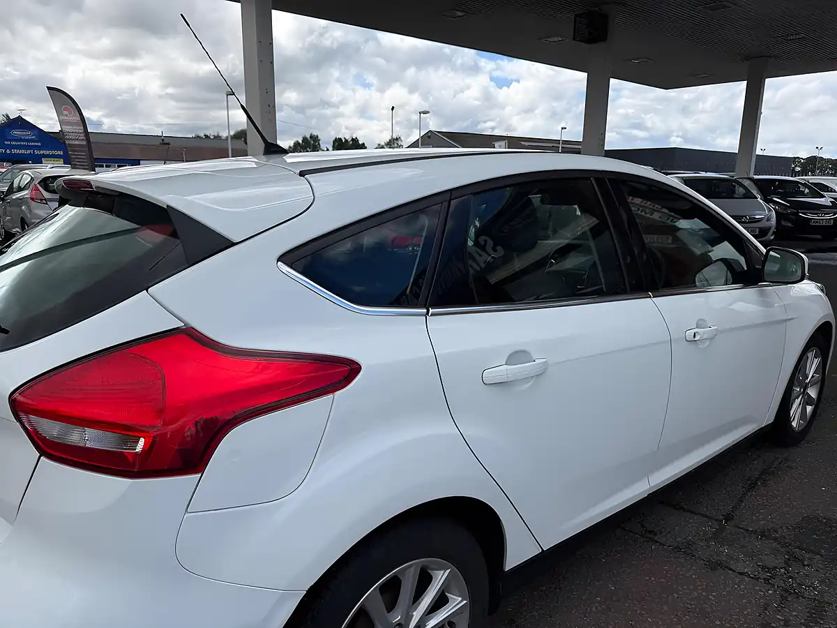 Used 2016 Ford Focus Titanium White - Interior and Exterior details 11
