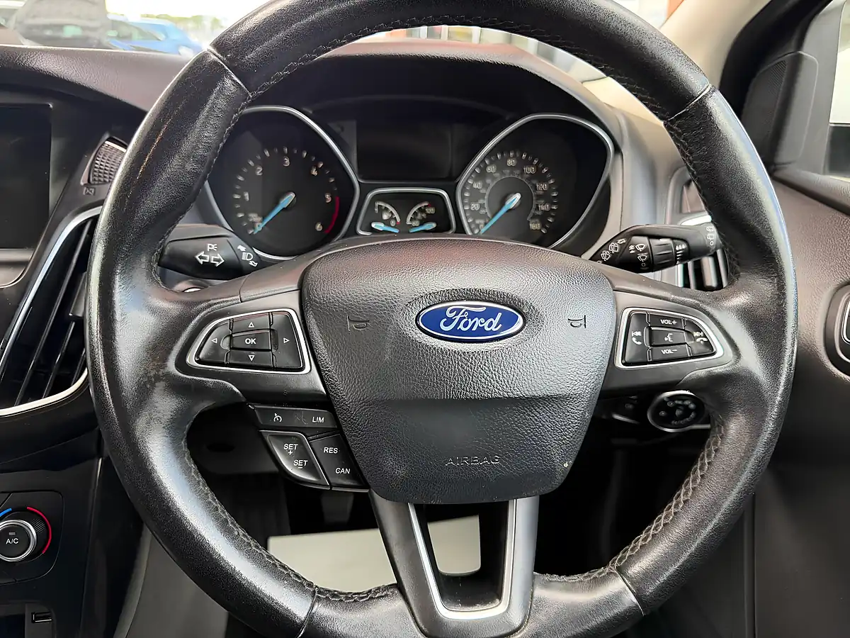 Used 2016 Ford Focus Titanium White - Interior and Exterior details 15
