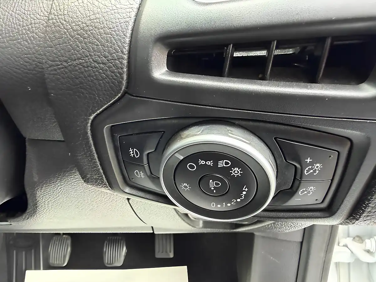 Used 2016 Ford Focus Titanium White - Interior and Exterior details 16