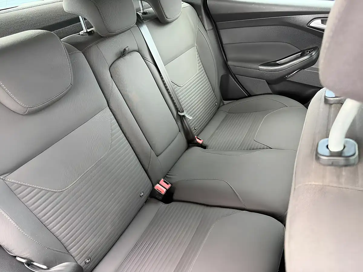 Used 2016 Ford Focus Titanium White - Interior and Exterior details 19