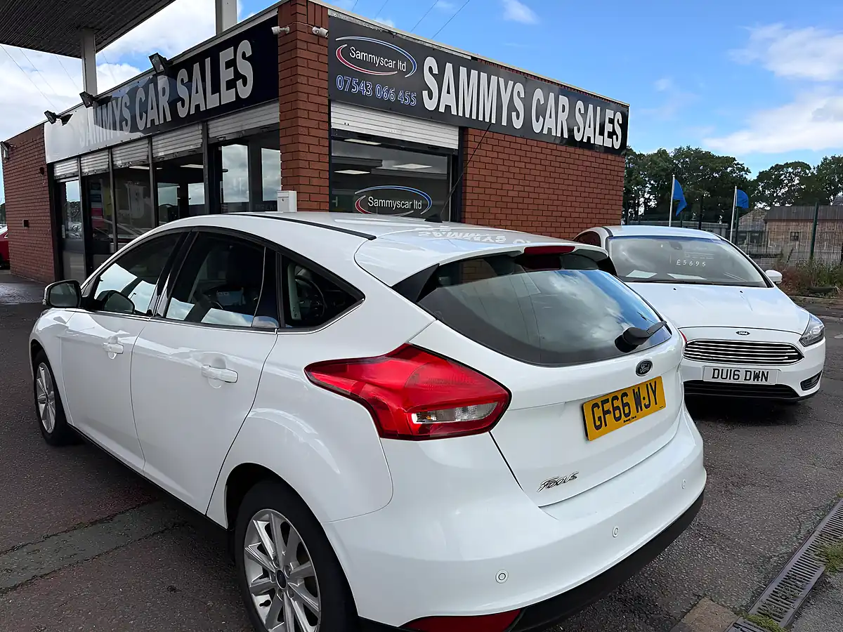 Used 2016 Ford Focus Titanium White - Interior and Exterior details 5