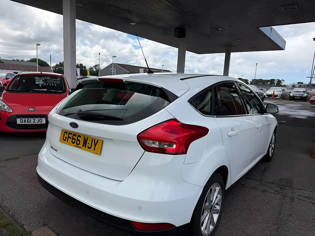 Used 2016 Ford Focus Titanium White - Interior and Exterior details 6