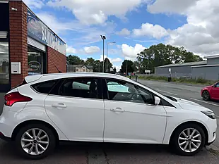 Used 2016 Ford Focus Titanium White - Interior and Exterior details 7