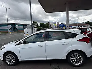 Used 2016 Ford Focus Titanium White - Interior and Exterior details 8