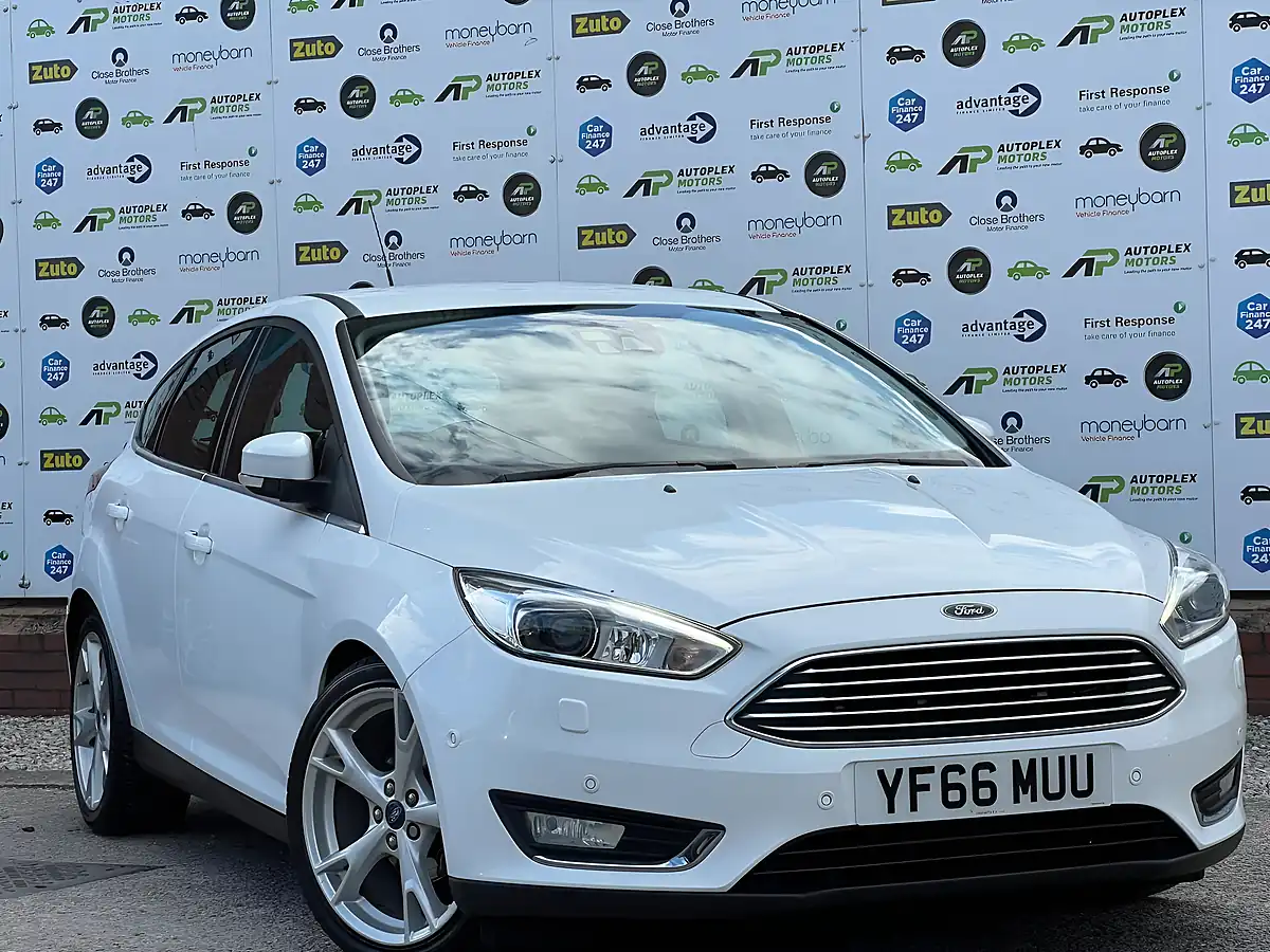Used 2016 Ford Focus Titanium X White - Front View