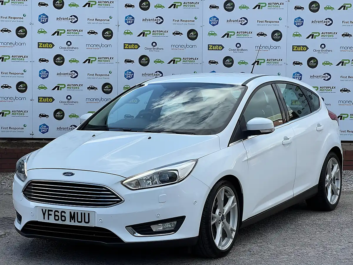 Used 2016 Ford Focus Titanium X White - Interior and Exterior details 5