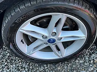 Used 2016 Ford Focus Zetec Black - Interior and Exterior details 13