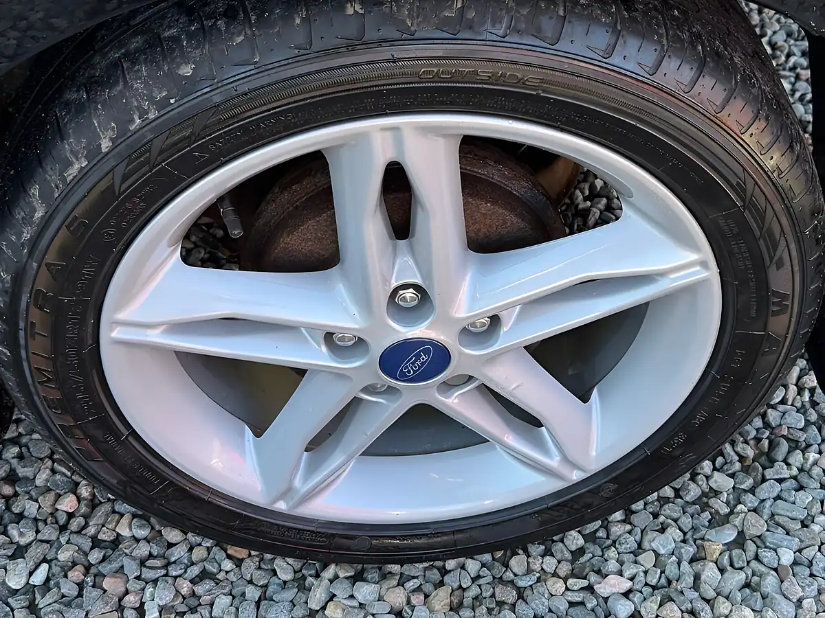Used 2016 Ford Focus Zetec Black - Interior and Exterior details 14
